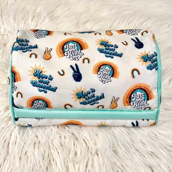 Creative Manufacturing "LapGear Tablet pillow in Just Be Kind" NWOT - Picture 4 of 8